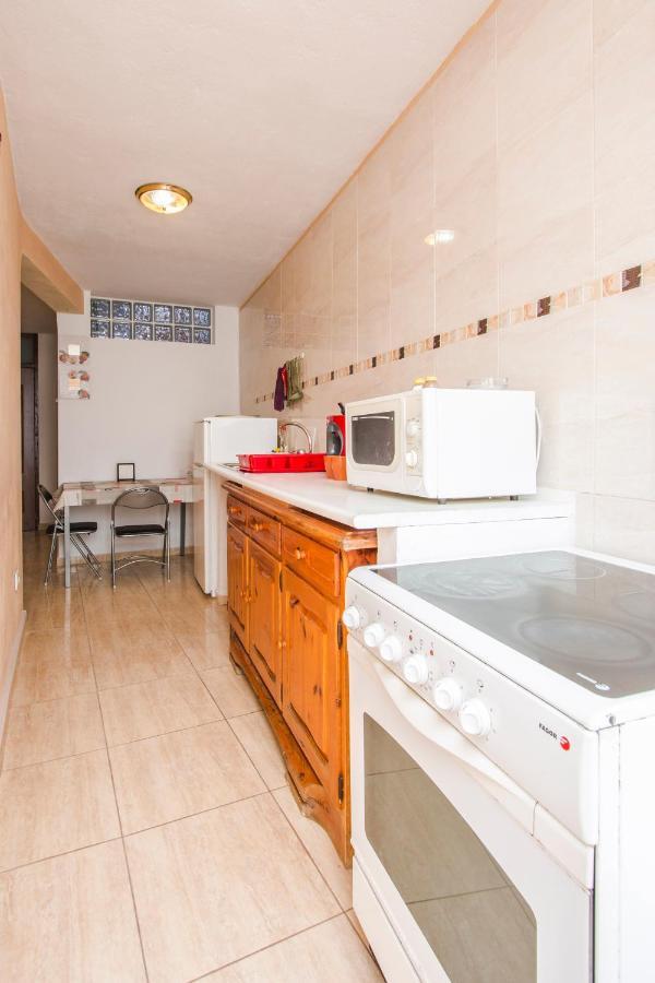 A Ensuite Apartment Con Zona De Patio Аресифе Екстериор снимка