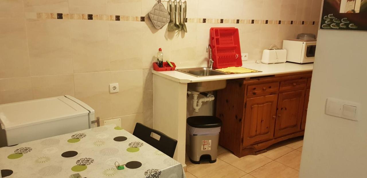 A Ensuite Apartment Con Zona De Patio Аресифе Екстериор снимка