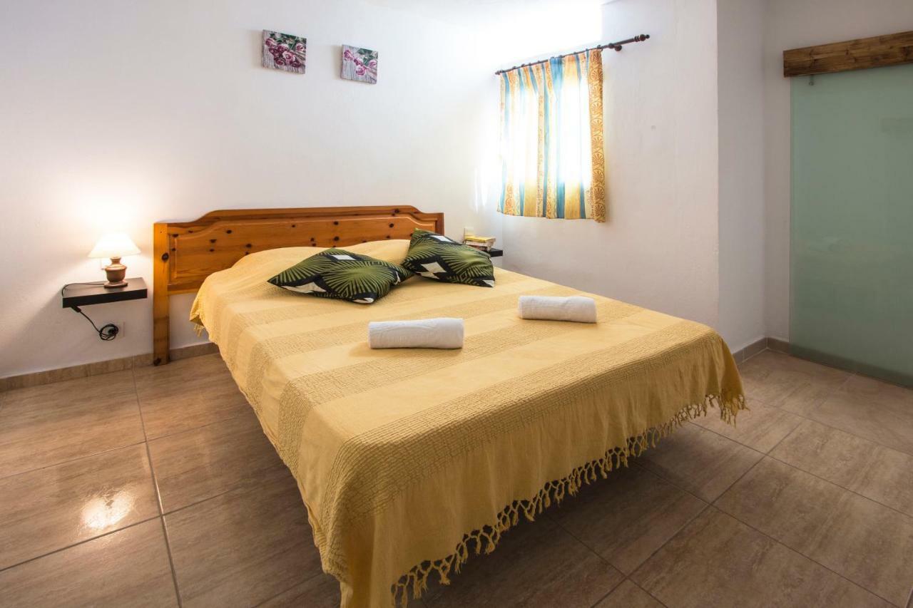 A Ensuite Apartment Con Zona De Patio Аресифе Екстериор снимка